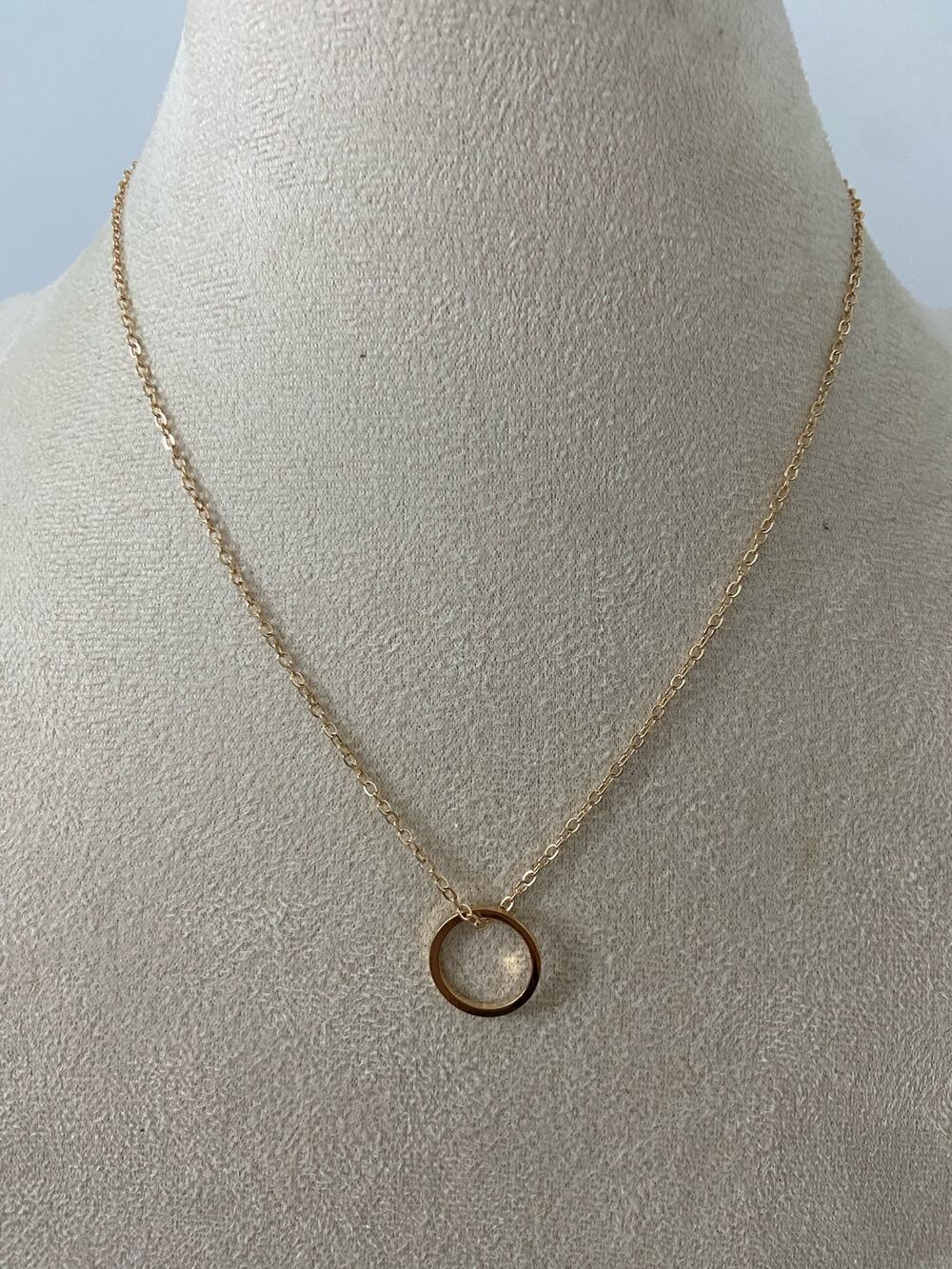 Circle pendant necklace rose gold tone
